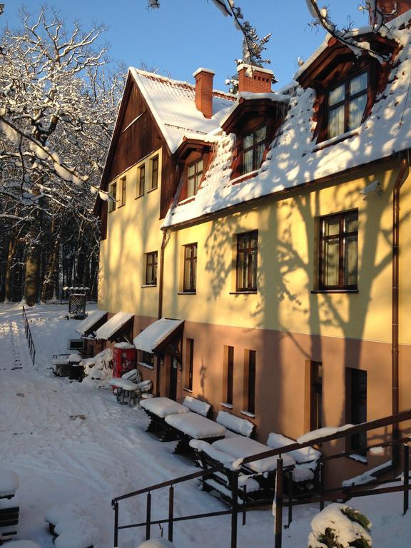 Willa Strzelnica Hotel Koscierzyna Exterior photo